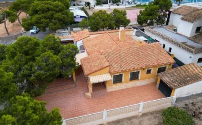 Semi Detached - Herverkoop - Orihuela Costa -
                Costa Blanca
