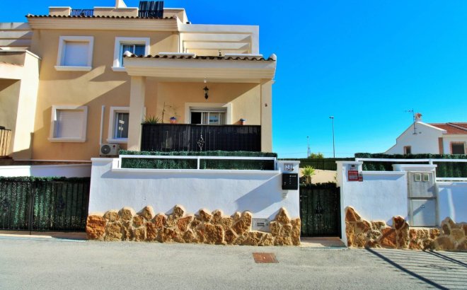 Semi Detached - Herverkoop - San Miguel de Salinas - Residencial Los Flamencos