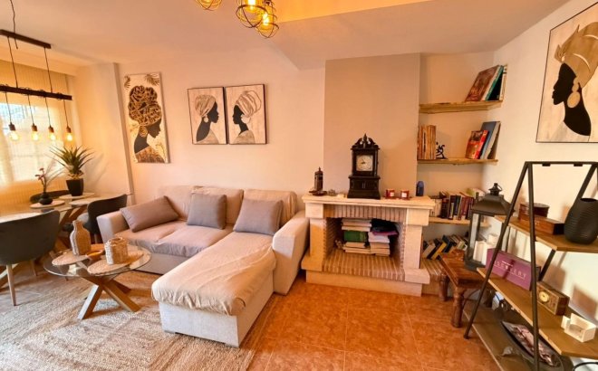 Semi Detached - Resale - Orihuela Costa -
                Villamartín