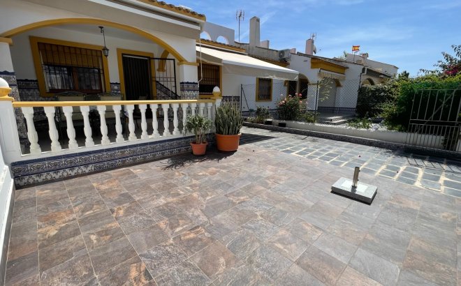 Terraced house - Resale -
            Torre de la Horadada - R225