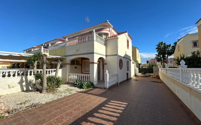 Town House - Herverkoop - Cabo Roig -
                Costa Blanca