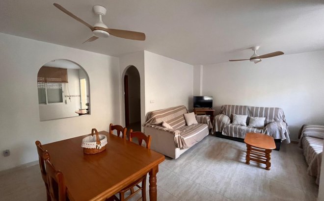 Town House - Herverkoop -
            Orihuela Costa - 52041