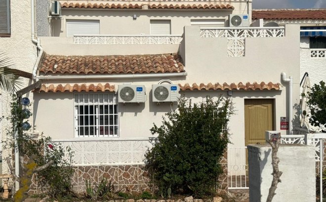 Town House - Herverkoop -
            Torrevieja - 68606