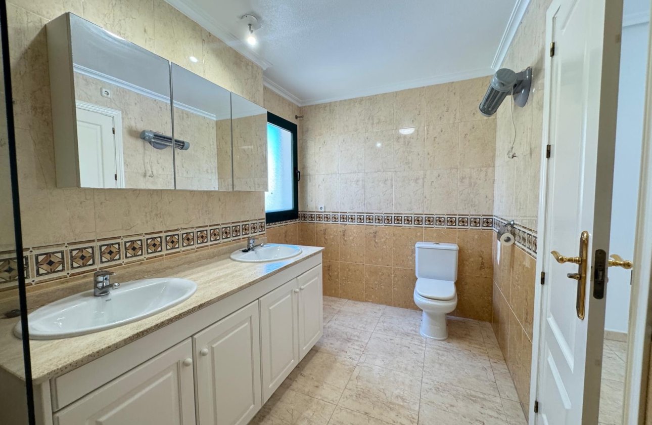 Verhuur - Appartement -
Orihuela Costa - Lomas de Campoamor