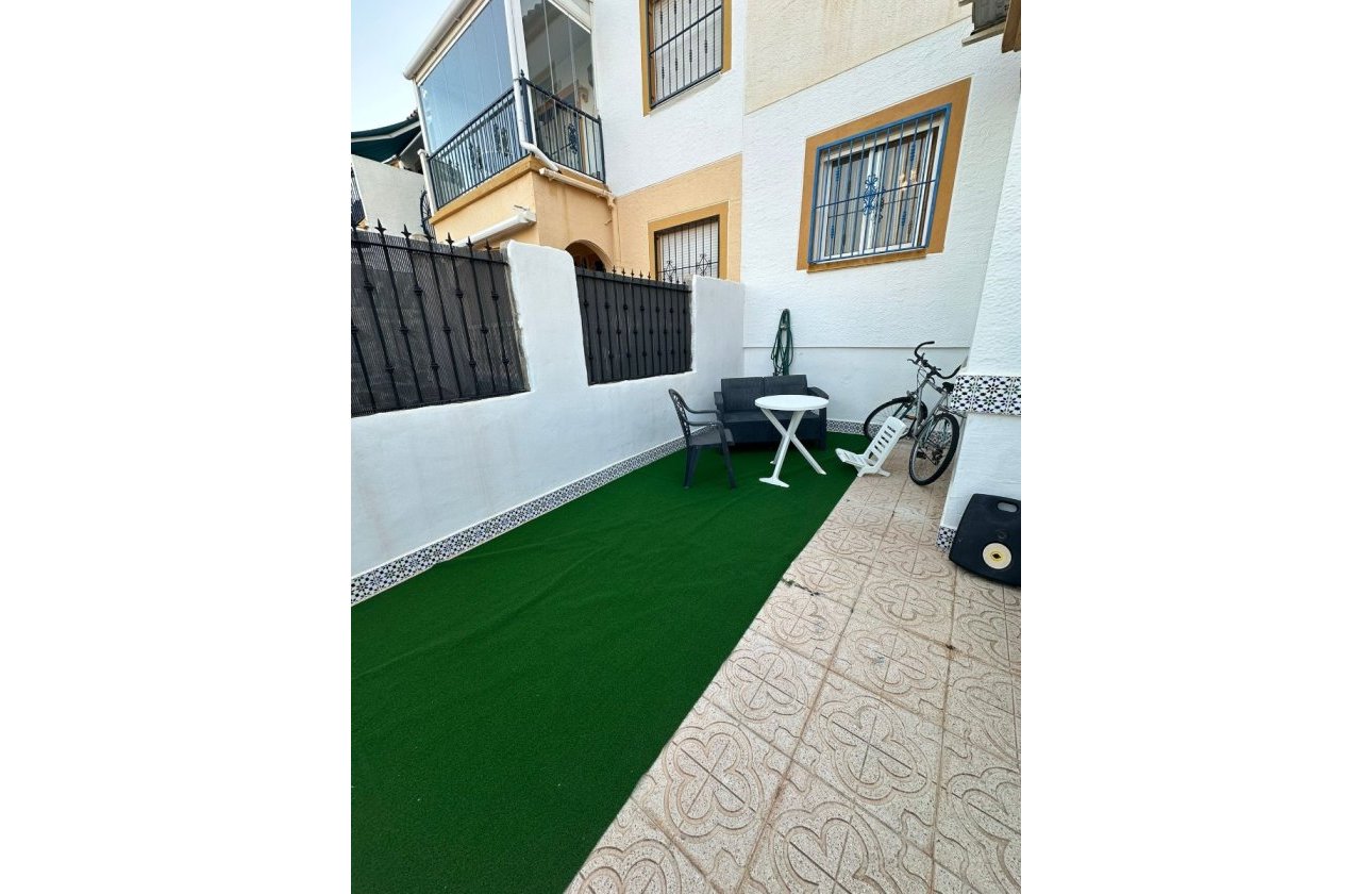 Verhuur - Ground Floor Bungalow -
Orihuela Costa - La Florida