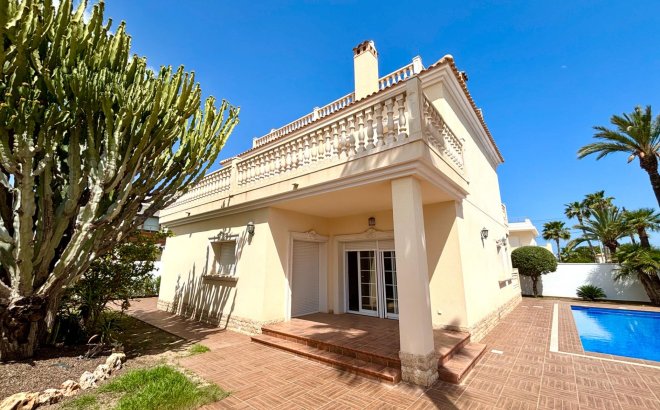 Villa - Herverkoop - Cabo Roig - Costa Blanca