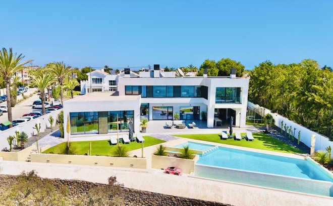 Villa - Herverkoop - Cabo Roig - Costa Blanca