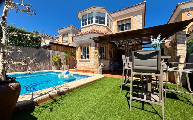 Villa - Herverkoop - El Raso -
                Costa Blanca