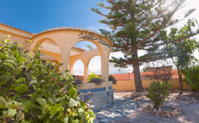 Villa - Herverkoop - La Siesta - Costa Blanca