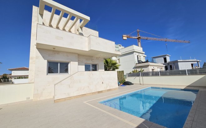 Villa - Herverkoop - La Zenia - Costa Blanca