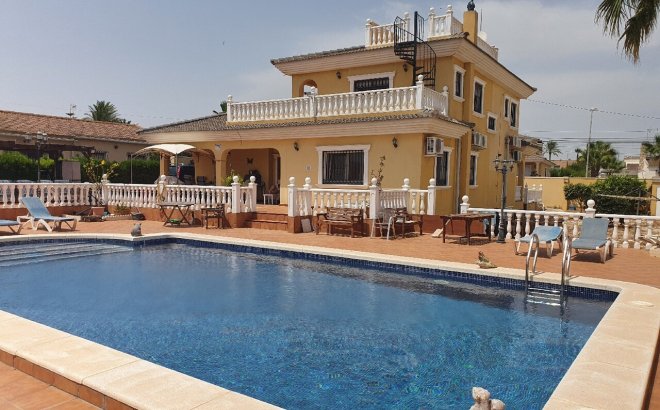 Villa - Herverkoop - Los Balcones - Costa Blanca