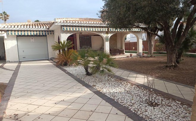 Villa - Herverkoop -
            Orihuela Costa - 68268