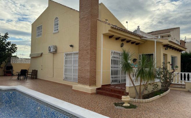 Villa - Herverkoop - Orihuela Costa - Costa Blanca