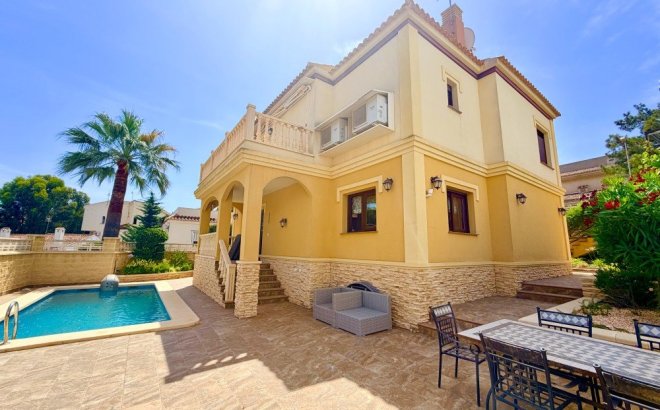 Villa - Herverkoop - Orihuela Costa -
                Costa Blanca