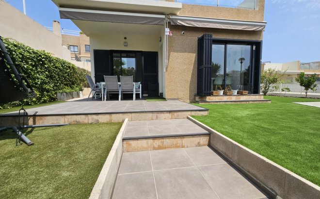 Villa - Herverkoop - Orihuela Costa - La Regia