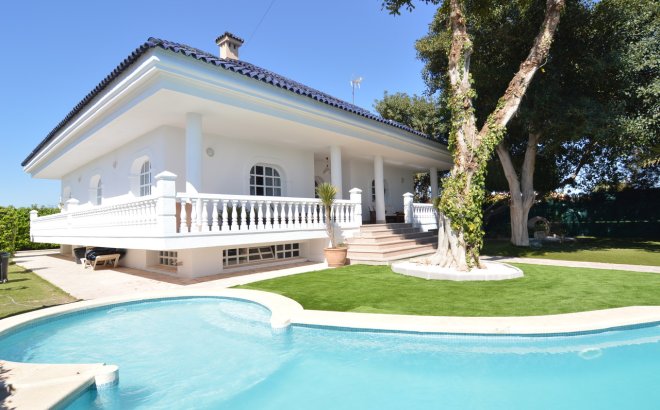 Villa - Herverkoop -
            Torrevieja - 55717