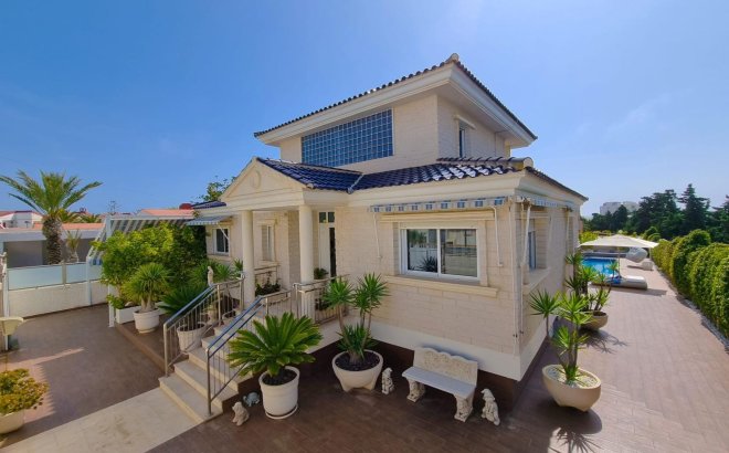 Villa - Herverkoop - Torrevieja - Costa Blanca