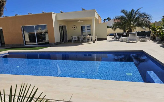 Villa - Herverkoop - Torrevieja - Costa Blanca