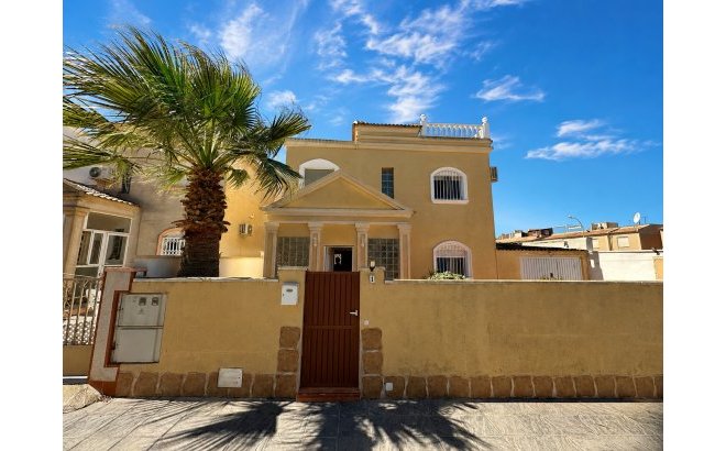 Villa - Herverkoop - Torrevieja - Costa Blanca