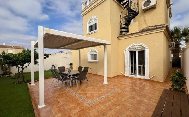 Villa - Herverkoop - Torrevieja - Costa Blanca