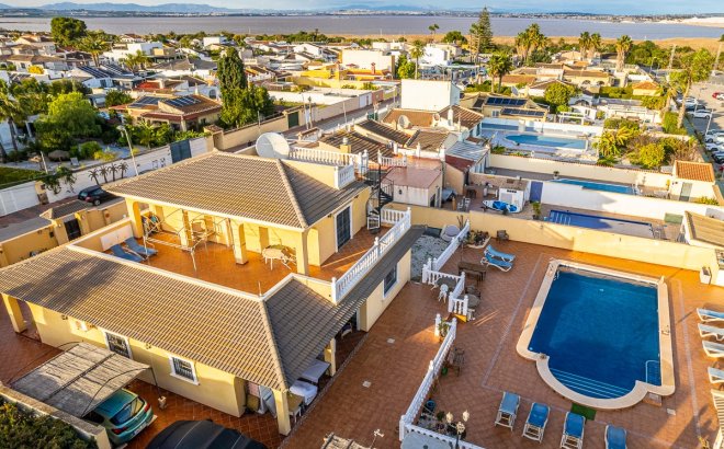 Villa - Herverkoop - Torrevieja -
                Costa Blanca