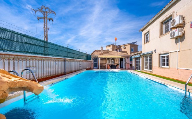 Villa - Herverkoop - Torrevieja - El Chaparral