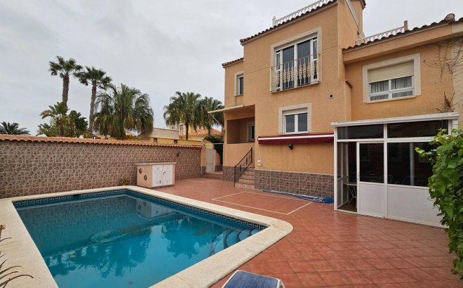 Villa - Herverkoop - Torrevieja -
                El Chaparral