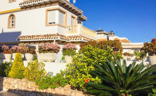 Villa - Herverkoop - Torrevieja - La Mata