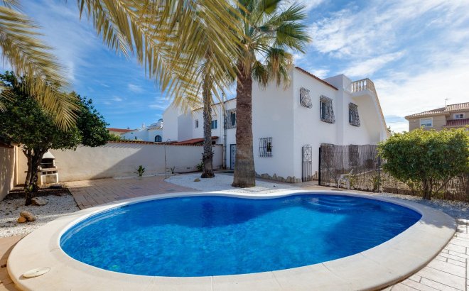 Villa - Herverkoop - Torrevieja - La Siesta - El Salado - Torreta