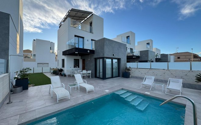 Villa - Herverkoop - Torrevieja - Los Balcones - Los Altos del Edén