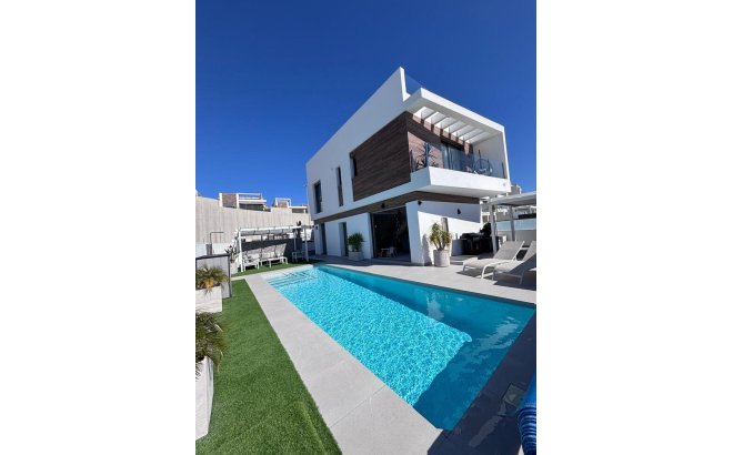 Villa - Herverkoop - Villamartin - Costa Blanca