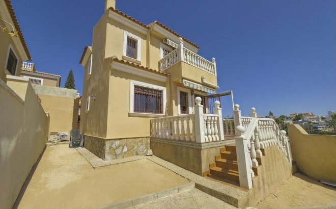 Villa - Herverkoop - Villamartin -
                Costa Blanca