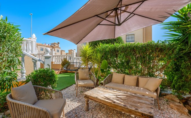 Villa - Herverkoop - Villamartin -
                Costa Blanca