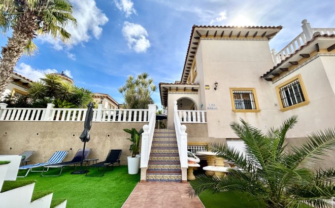 Villa - Herverkoop - Villamartin -
                Costa Blanca