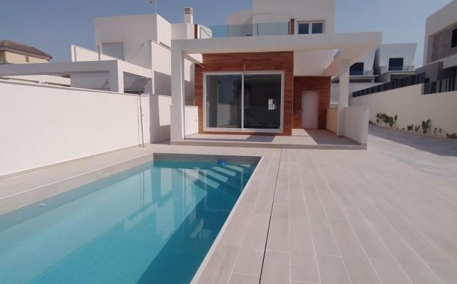 Villa Penthouse - Herverkoop -
            Torrevieja - 90849
