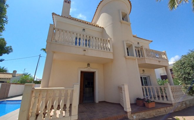 Villa - Resale - Cabo Roig -
                Costa Blanca