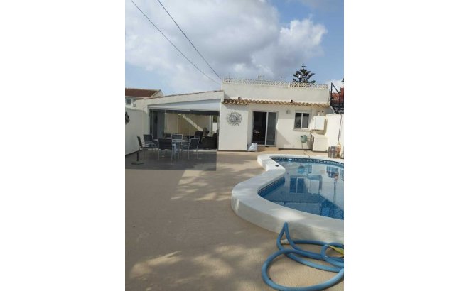 Villa - Resale - Cabo Roig -
                Costa Blanca