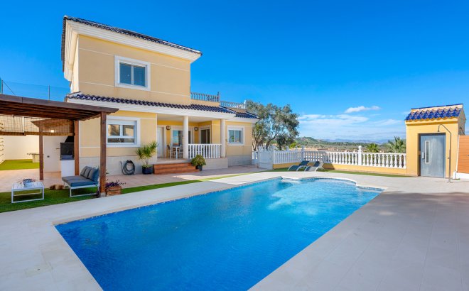 Villa - Resale - Ciudad De Las Comunicaciones - Costa Blanca