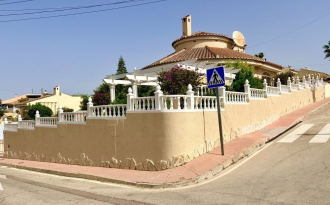 Villa - Resale - Ciudad Quesada -
                Costa Blanca
