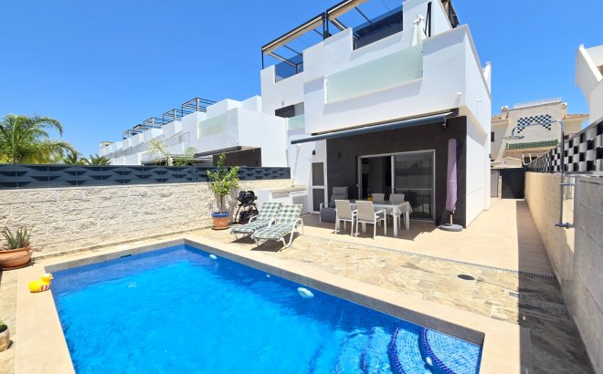 Villa - Resale - Ciudad Quesada -
                Costa Blanca