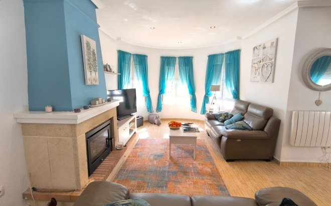 Villa - Resale -
            El Raso - 59721