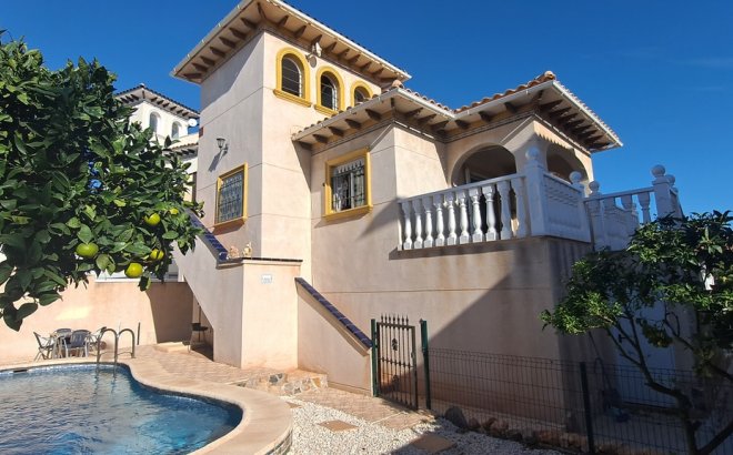 Villa - Resale - La Zenia -
                Costa Blanca