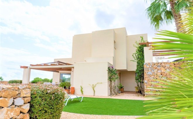 Villa - Resale -
            Las Colinas Golf - 26911