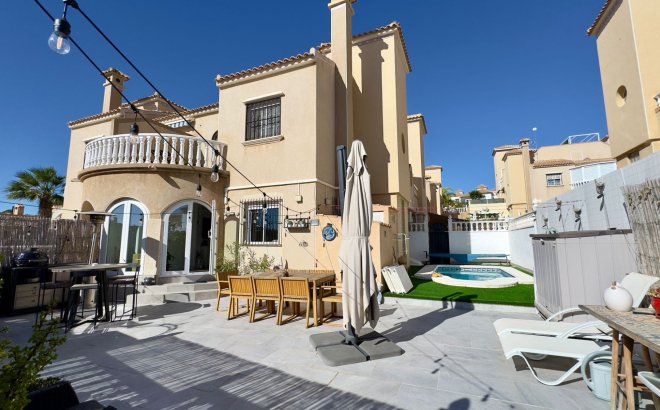 Villa - Resale -
            Orihuela Costa - 60189