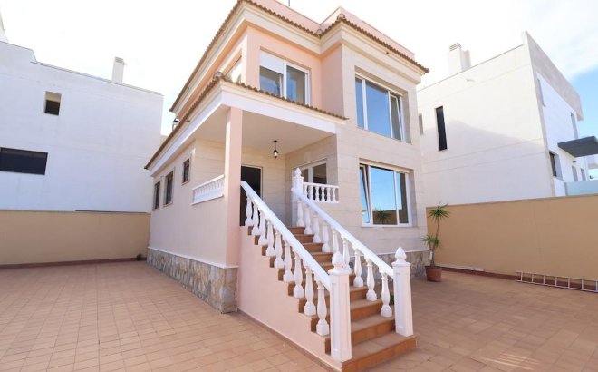 Villa - Resale - Orihuela Costa -
                Costa Blanca