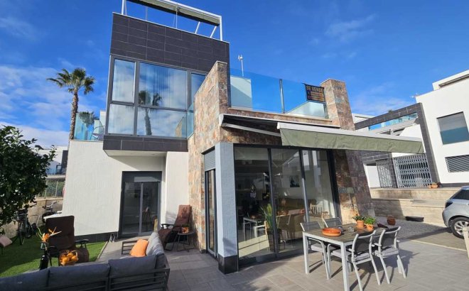 Villa - Resale - Orihuela Costa -
                Costa Blanca