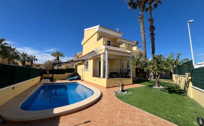 Villa - Resale - Orihuela Costa -
                Costa Blanca