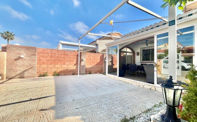 Villa - Resale - Orihuela Costa -
                Los Almendros-la Florida