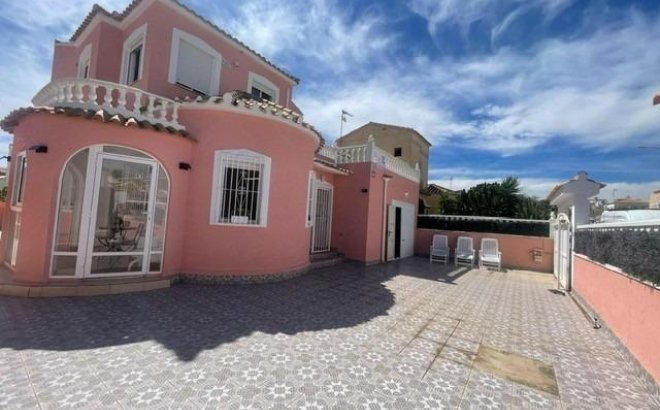 Villa - Resale - Orihuela Costa - Playa Flamenca