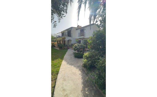 Villa - Resale - Orihuela Costa - Punta Prima